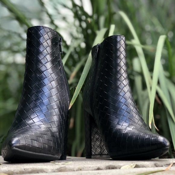 NEW Black Braided Weave Embossed Woven Pointy Toe - Picture 11 of 12